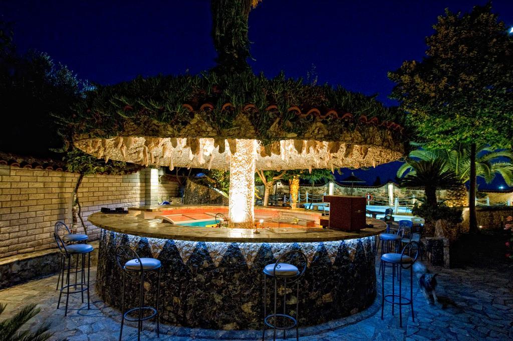Nepheli Hotel Кастросикия Екстериор снимка