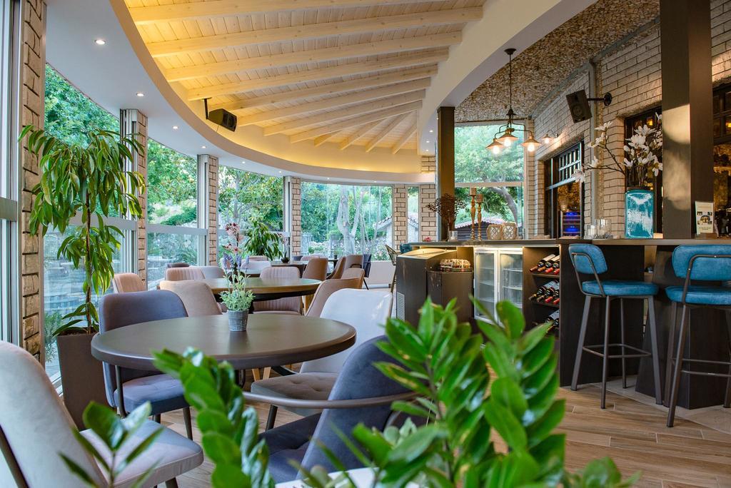 Nepheli Hotel Кастросикия Екстериор снимка